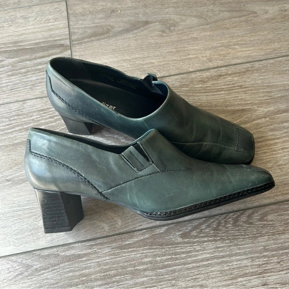 Naturalizer Sharon  Green Soft Smooth Leather Slip On Loafer Heels - Picture 2 of 16